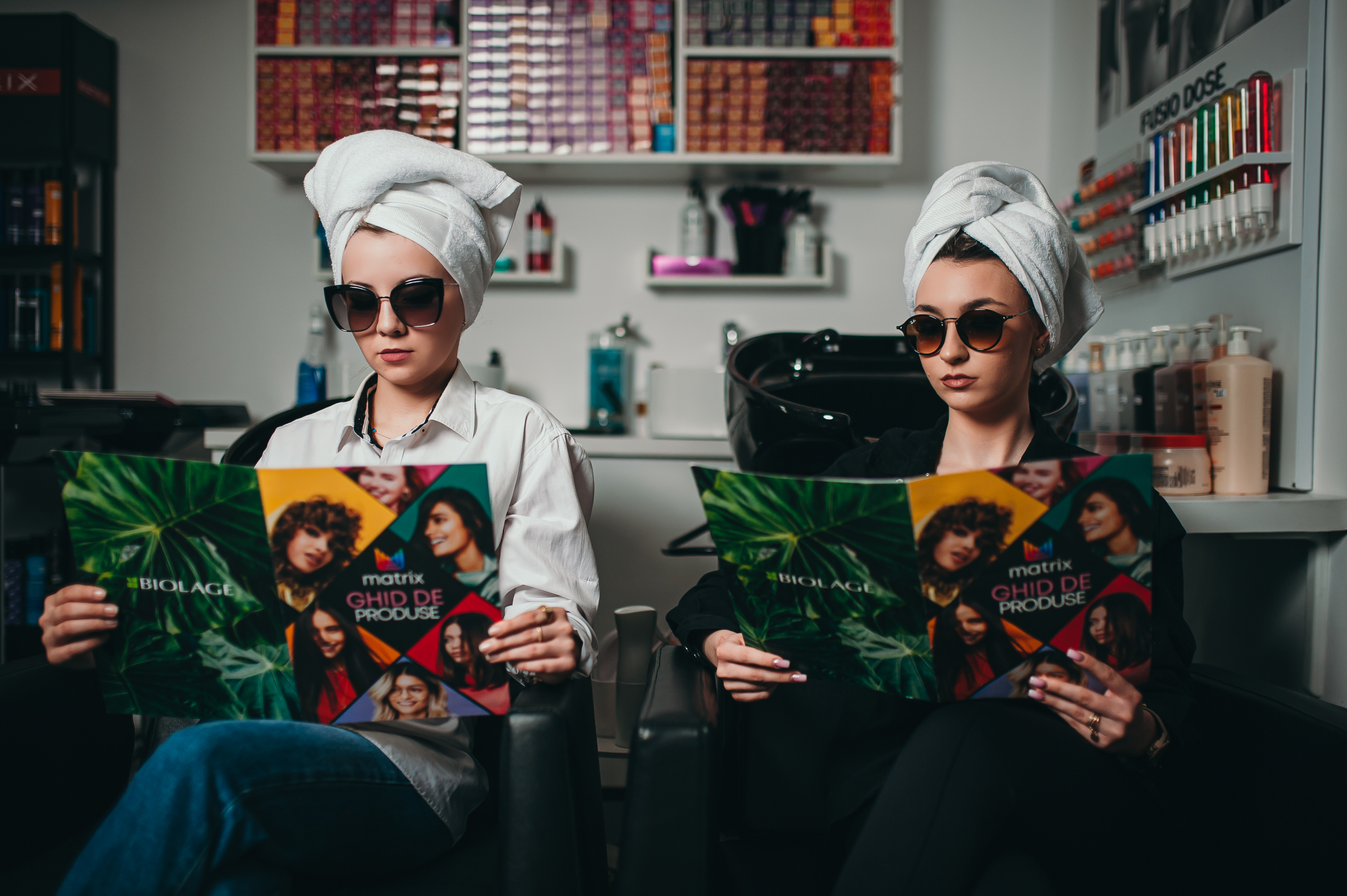 Atmosferă de salon cu detalii premium și design cald